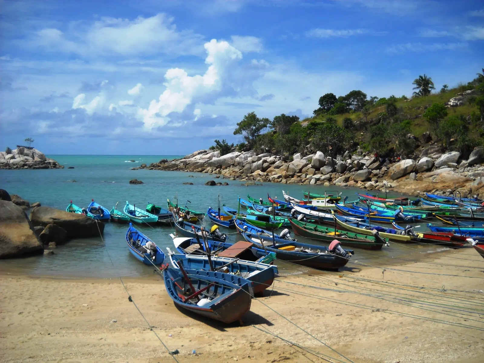 Explore Belitung 2D1N