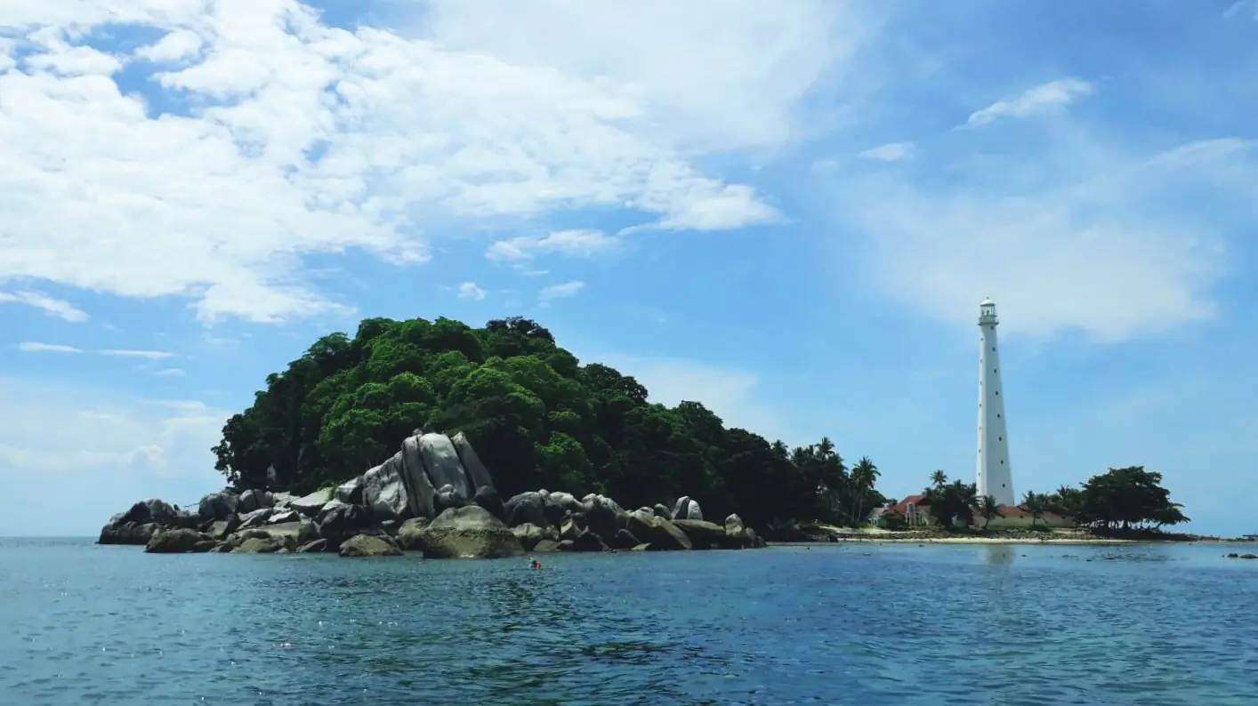 Hopping Island + Mancing